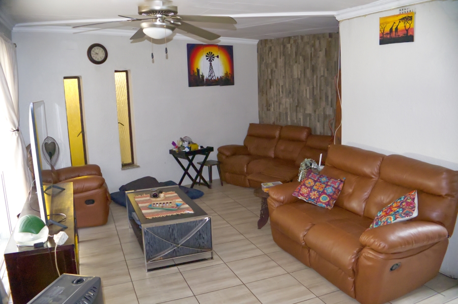 3 Bedroom Property for Sale in Farrarmere Gauteng