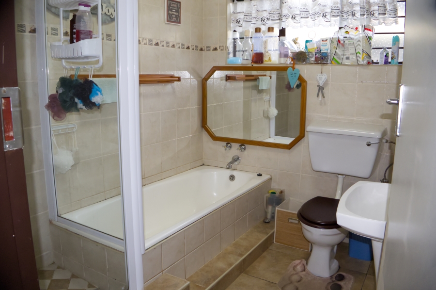 3 Bedroom Property for Sale in Farrarmere Gauteng