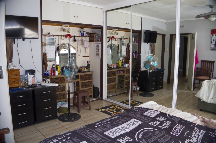3 Bedroom Property for Sale in Farrarmere Gauteng