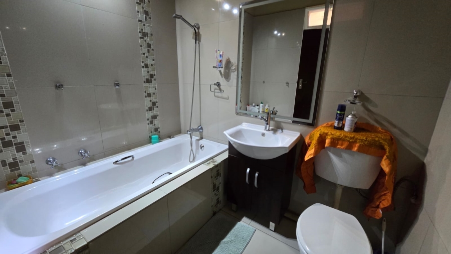 2 Bedroom Property for Sale in The Hill Gauteng