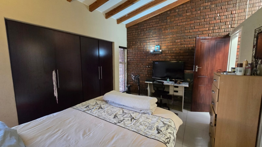 2 Bedroom Property for Sale in The Hill Gauteng