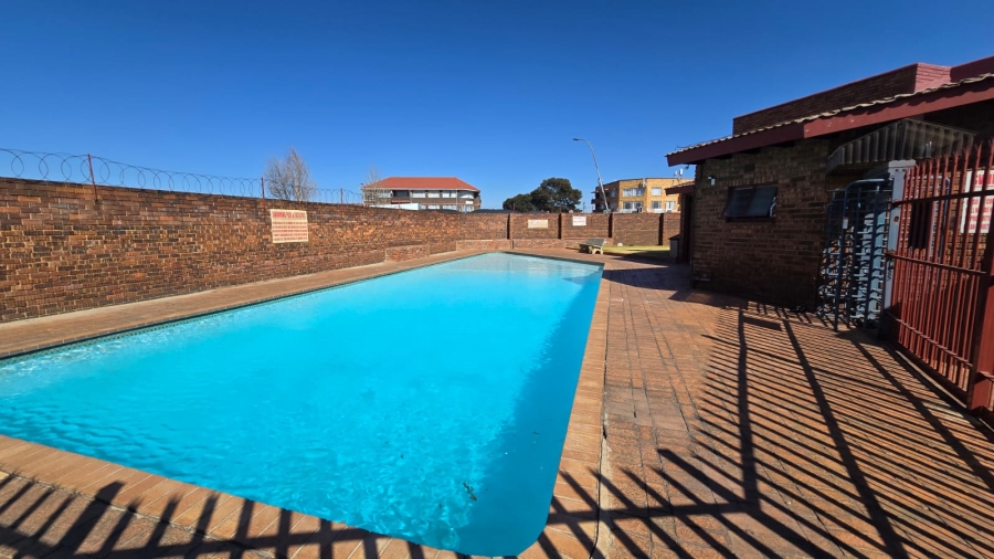 2 Bedroom Property for Sale in The Hill Gauteng