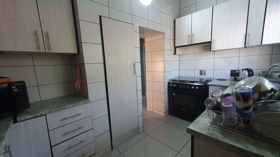 3 Bedroom Property for Sale in Brackendowns Gauteng