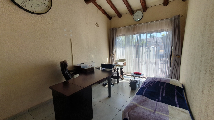 3 Bedroom Property for Sale in Brackendowns Gauteng