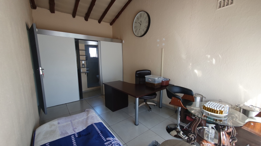 3 Bedroom Property for Sale in Brackendowns Gauteng