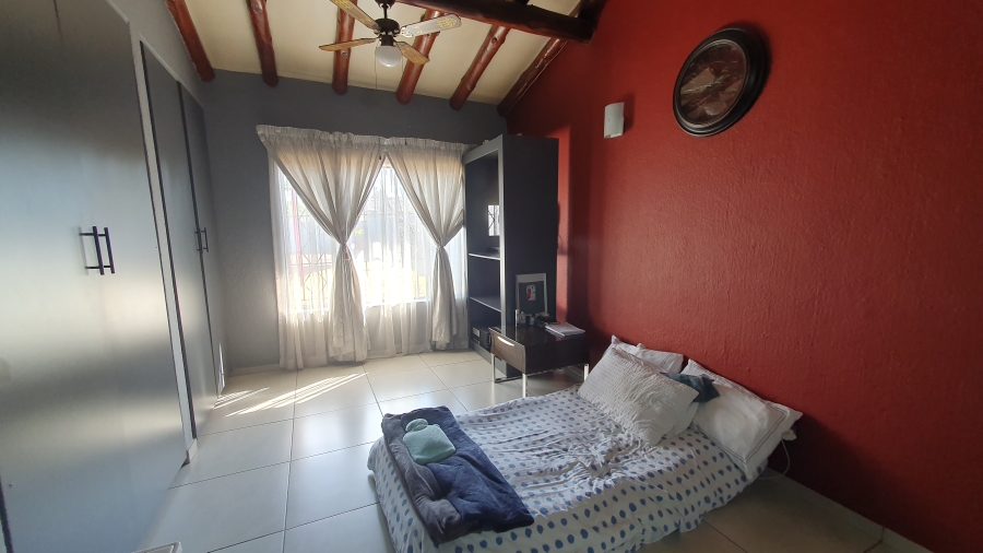 3 Bedroom Property for Sale in Brackendowns Gauteng