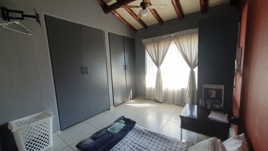 3 Bedroom Property for Sale in Brackendowns Gauteng