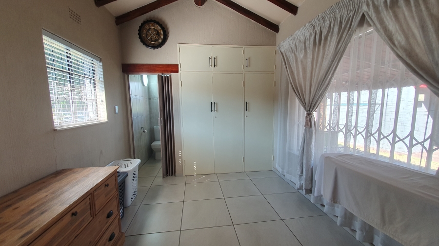 3 Bedroom Property for Sale in Brackendowns Gauteng