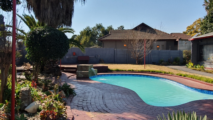 3 Bedroom Property for Sale in Brackendowns Gauteng