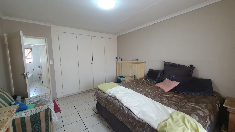 2 Bedroom Property for Sale in New Redruth Gauteng