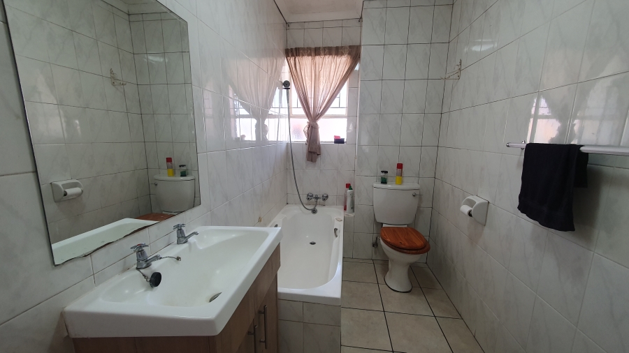 2 Bedroom Property for Sale in New Redruth Gauteng