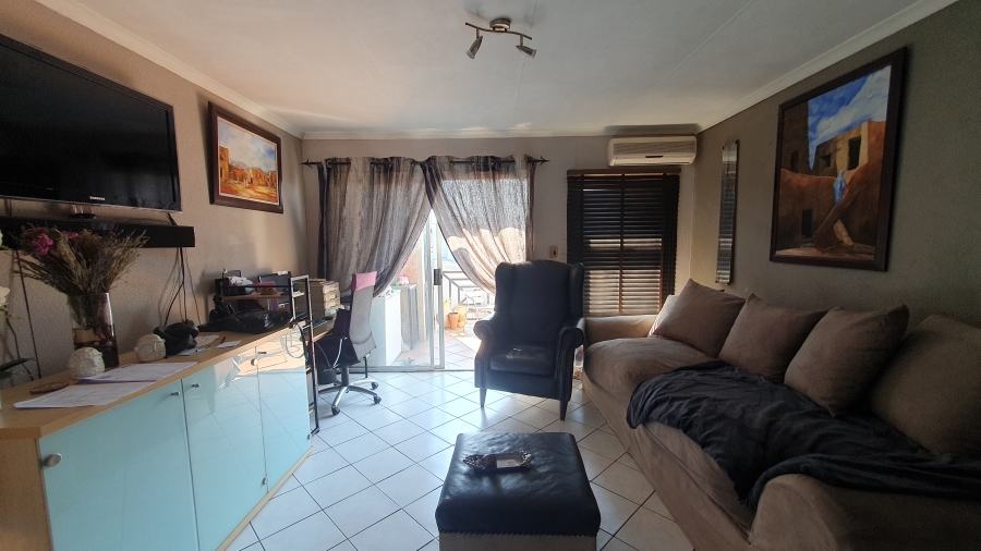 2 Bedroom Property for Sale in South Crest Gauteng