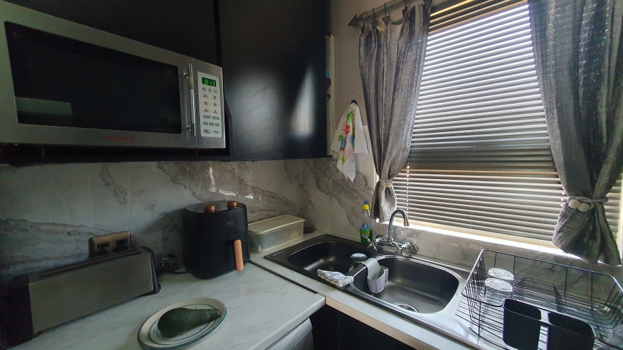 2 Bedroom Property for Sale in South Crest Gauteng