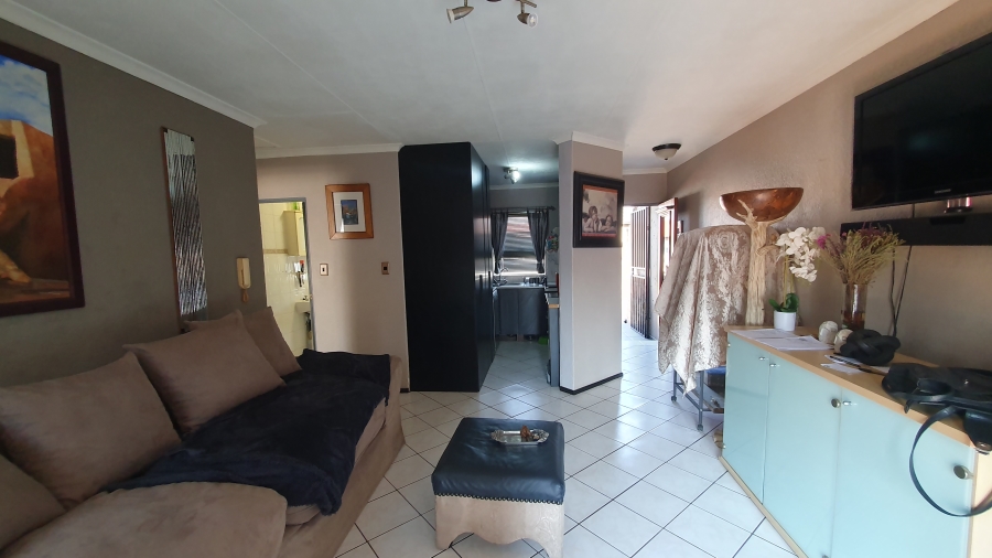 2 Bedroom Property for Sale in South Crest Gauteng