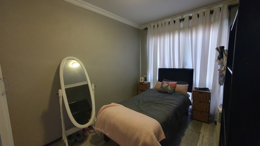 2 Bedroom Property for Sale in South Crest Gauteng