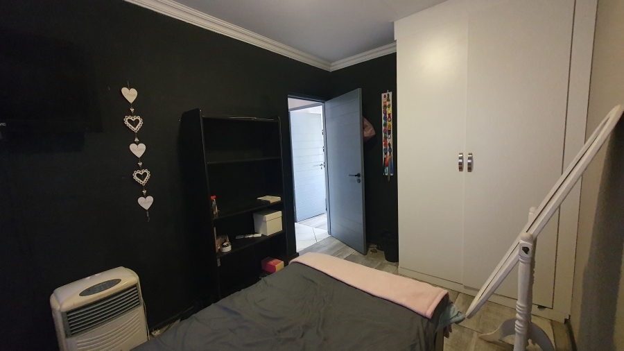2 Bedroom Property for Sale in South Crest Gauteng
