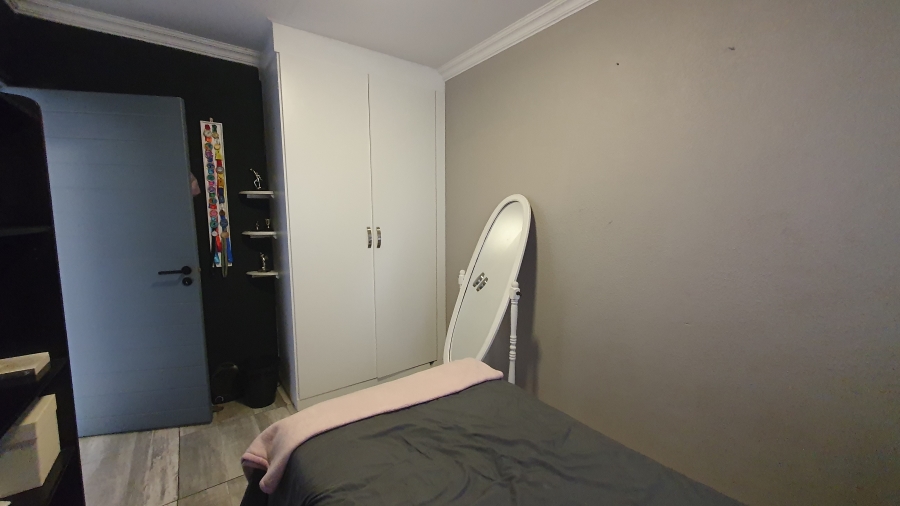 2 Bedroom Property for Sale in South Crest Gauteng