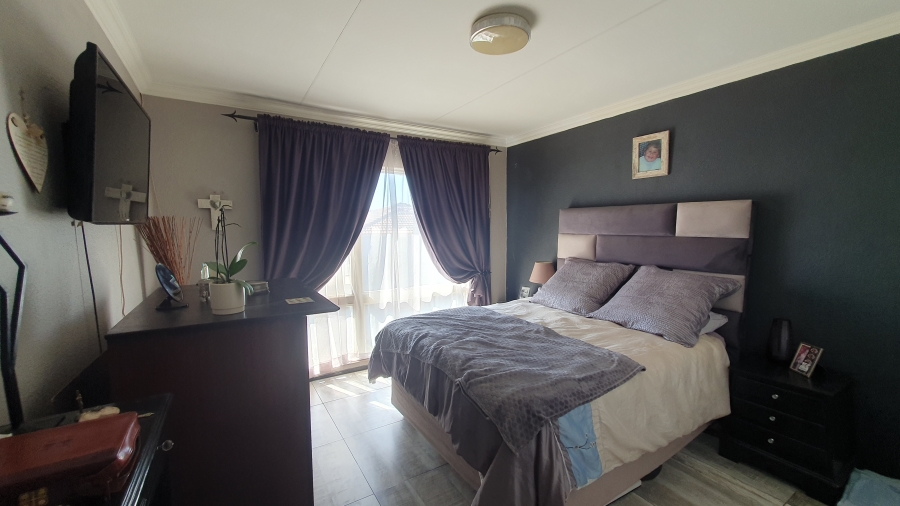 2 Bedroom Property for Sale in South Crest Gauteng