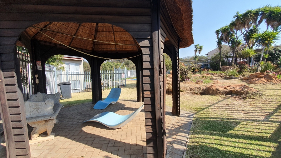 2 Bedroom Property for Sale in South Crest Gauteng