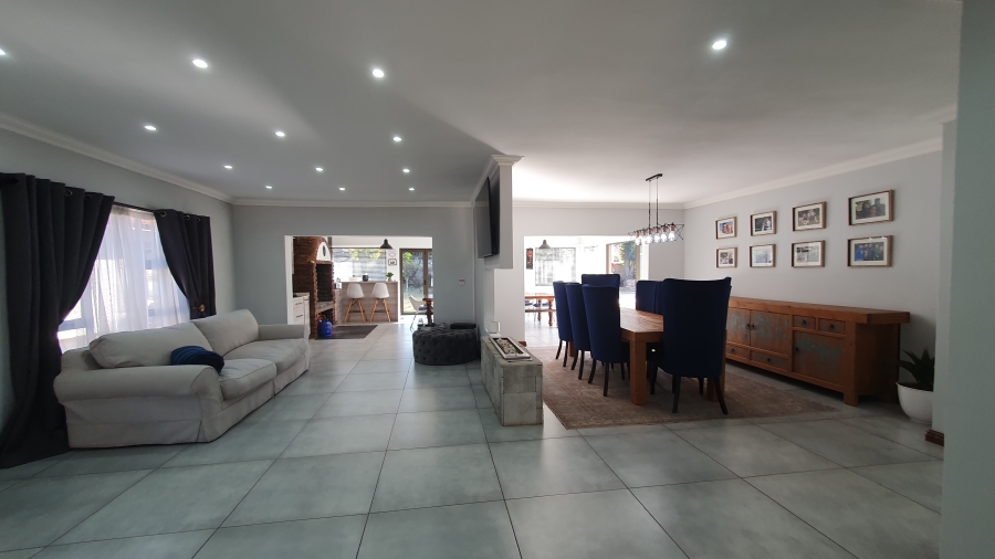 4 Bedroom Property for Sale in Brackenhurst Gauteng