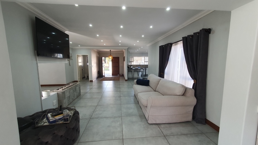 4 Bedroom Property for Sale in Brackenhurst Gauteng