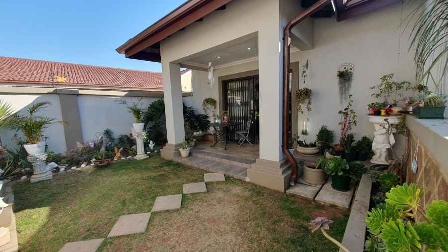 4 Bedroom Property for Sale in Brackenhurst Gauteng