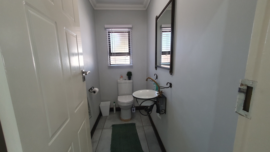 4 Bedroom Property for Sale in Brackenhurst Gauteng