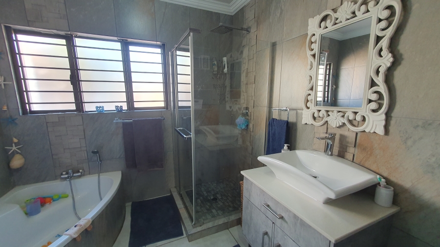 4 Bedroom Property for Sale in Brackenhurst Gauteng