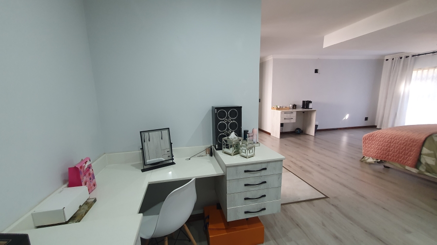 4 Bedroom Property for Sale in Brackenhurst Gauteng
