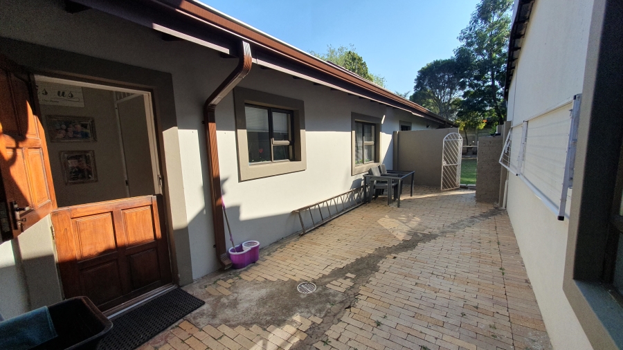 4 Bedroom Property for Sale in Brackenhurst Gauteng