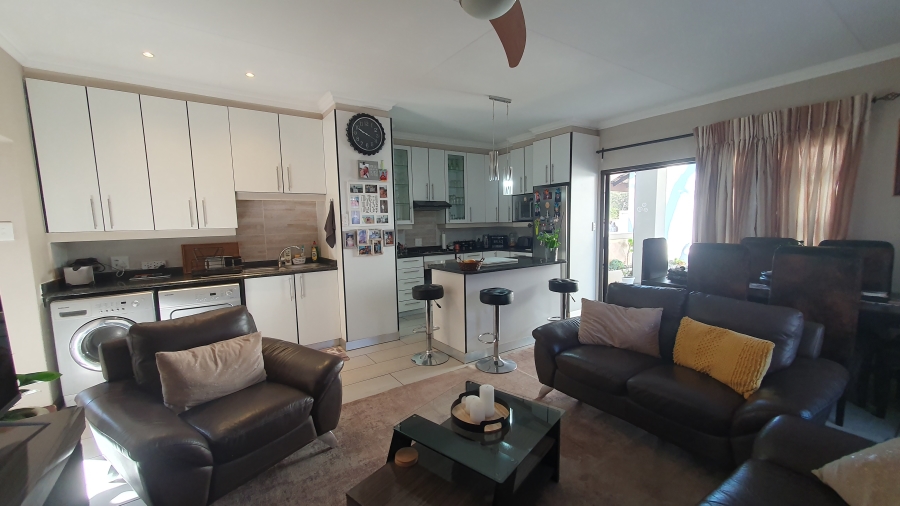 4 Bedroom Property for Sale in Brackenhurst Gauteng
