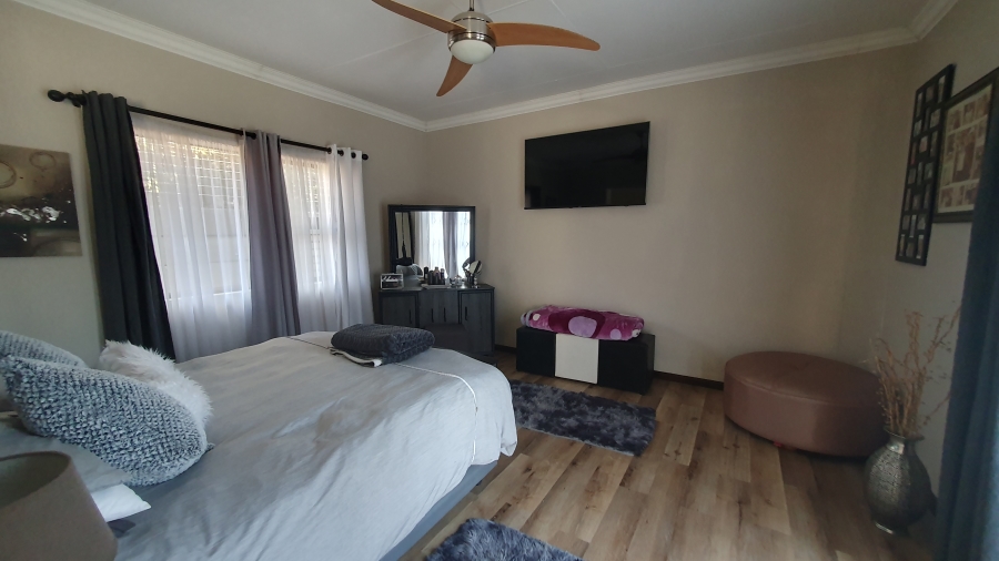 4 Bedroom Property for Sale in Brackenhurst Gauteng