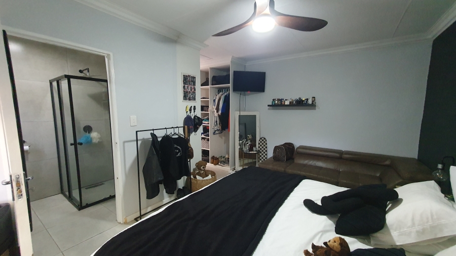 4 Bedroom Property for Sale in Brackenhurst Gauteng