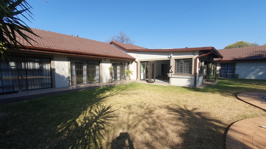 4 Bedroom Property for Sale in Brackenhurst Gauteng