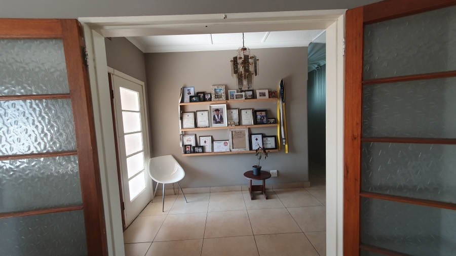 3 Bedroom Property for Sale in Linmeyer Gauteng