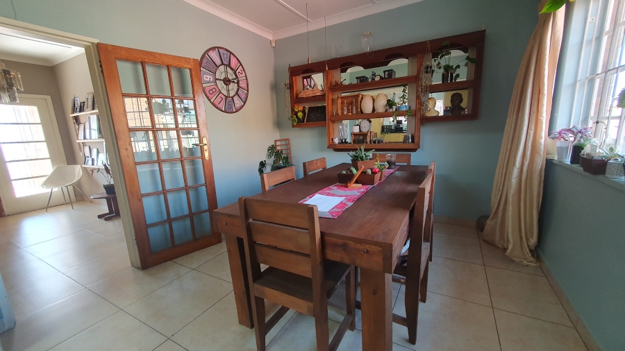 3 Bedroom Property for Sale in Linmeyer Gauteng