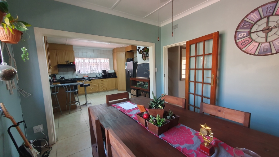 3 Bedroom Property for Sale in Linmeyer Gauteng
