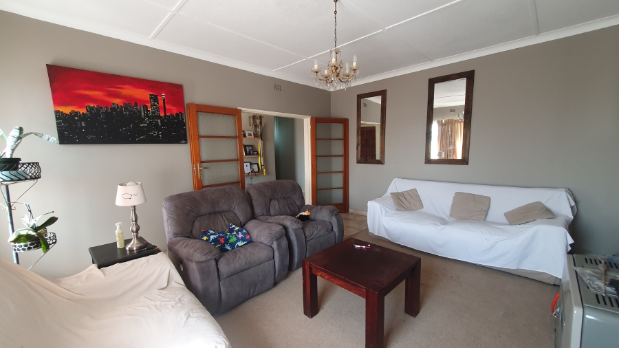 3 Bedroom Property for Sale in Linmeyer Gauteng
