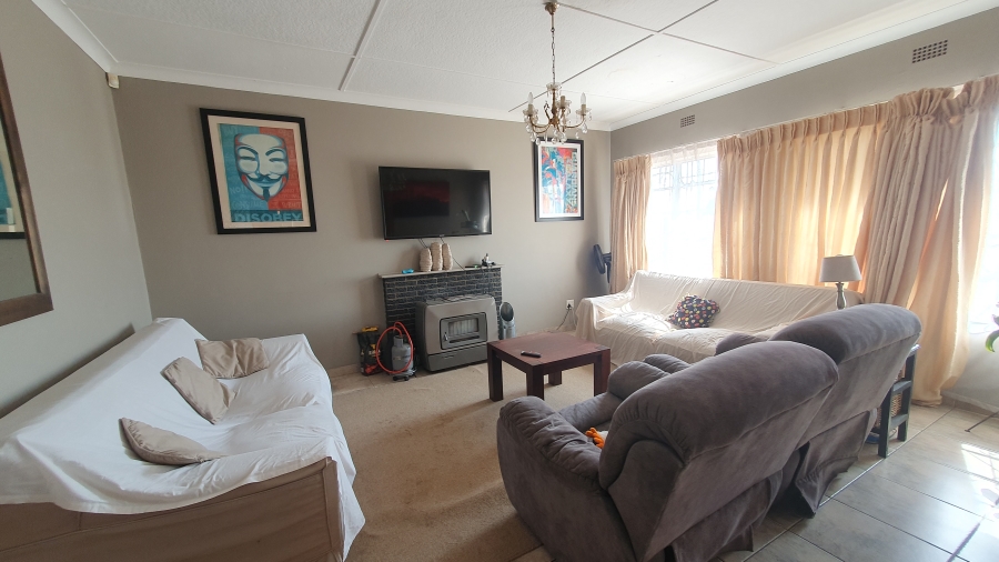 3 Bedroom Property for Sale in Linmeyer Gauteng