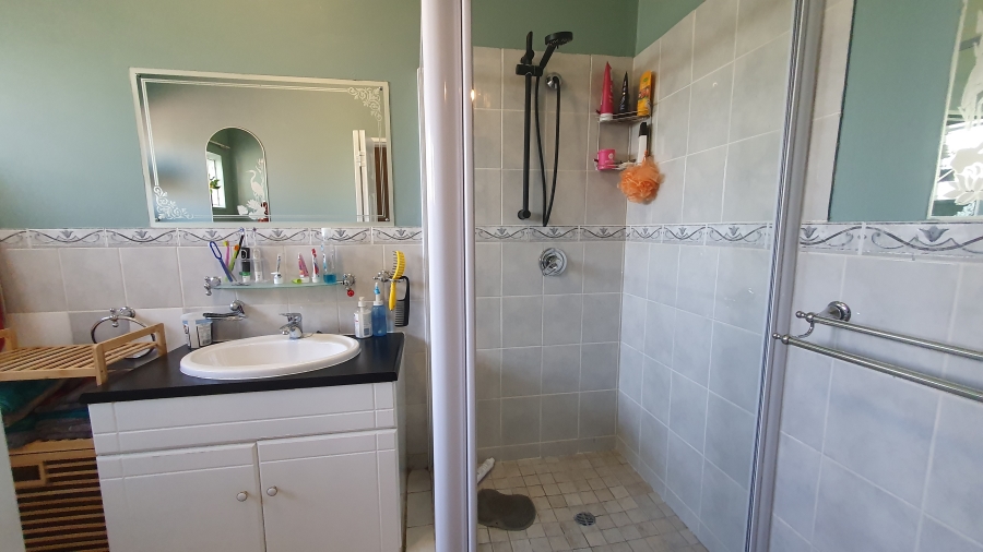 3 Bedroom Property for Sale in Linmeyer Gauteng