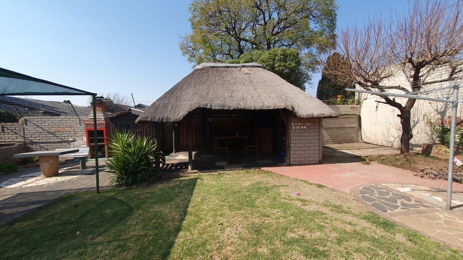 3 Bedroom Property for Sale in Linmeyer Gauteng