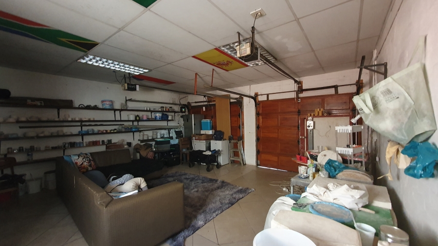 3 Bedroom Property for Sale in Linmeyer Gauteng