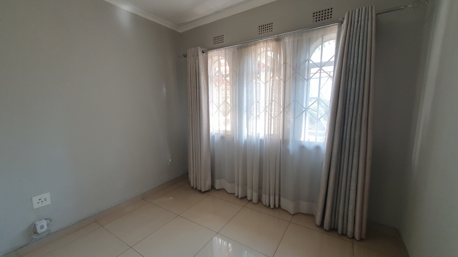 3 Bedroom Property for Sale in Brackendowns Gauteng