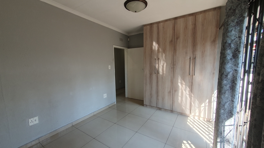 3 Bedroom Property for Sale in Brackendowns Gauteng