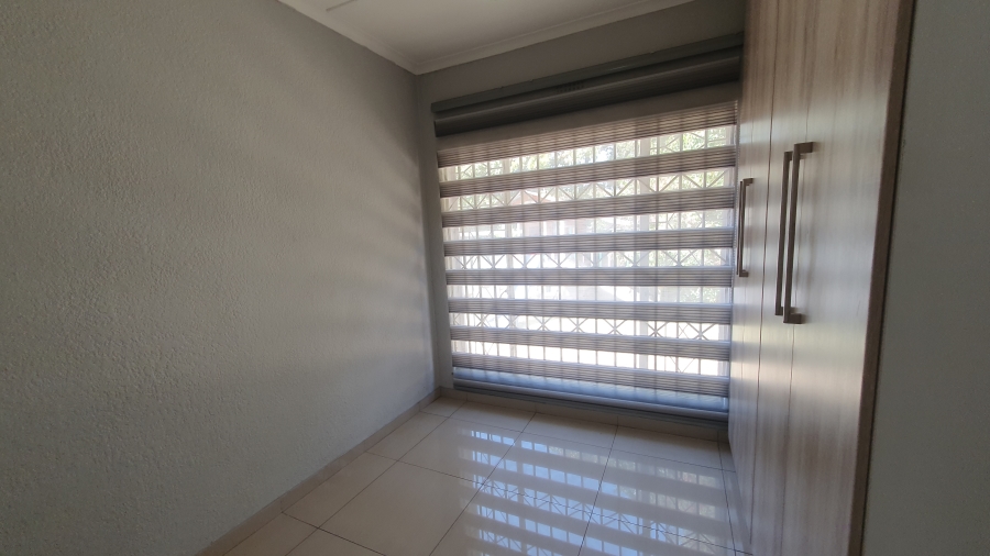 3 Bedroom Property for Sale in Brackendowns Gauteng