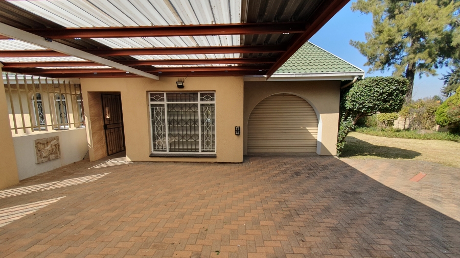 3 Bedroom Property for Sale in Brackendowns Gauteng