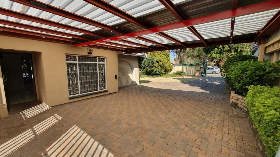 3 Bedroom Property for Sale in Brackendowns Gauteng