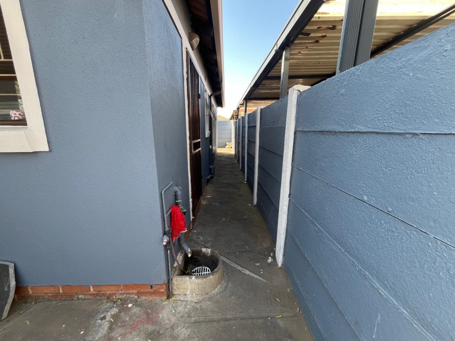 3 Bedroom Property for Sale in Albertsdal Gauteng