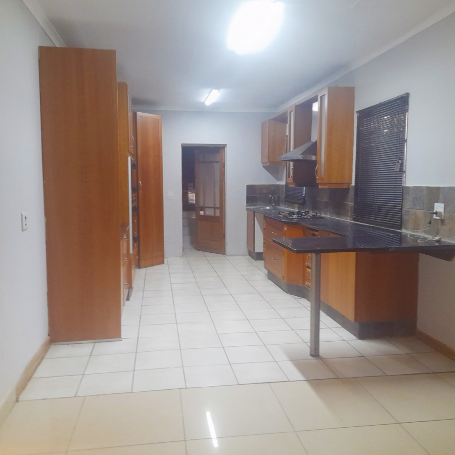 To Let 4 Bedroom Property for Rent in Bryanston Gauteng