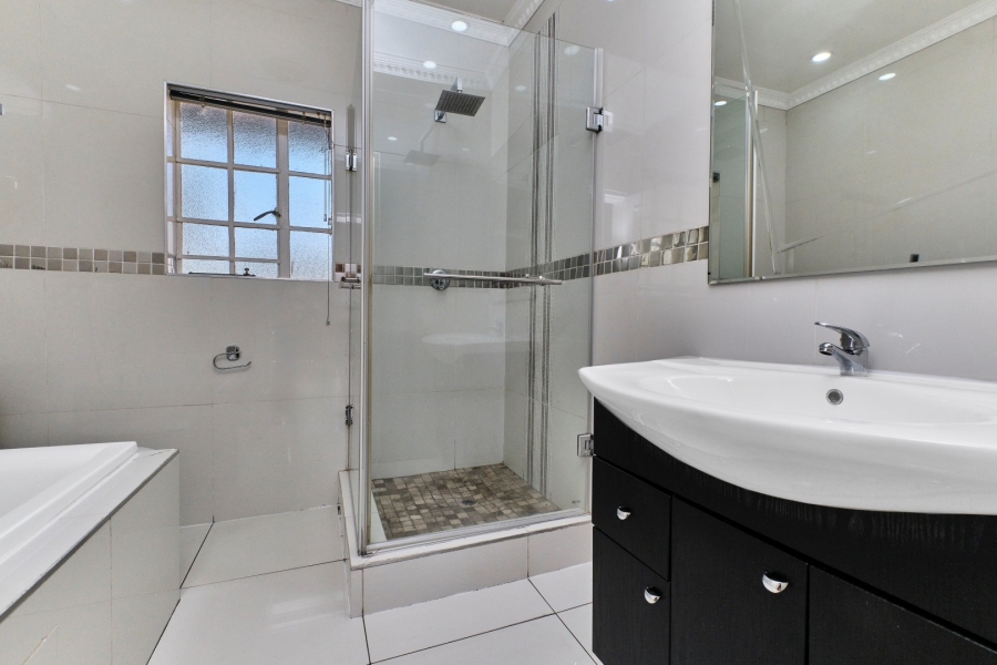 3 Bedroom Property for Sale in Sandown Gauteng